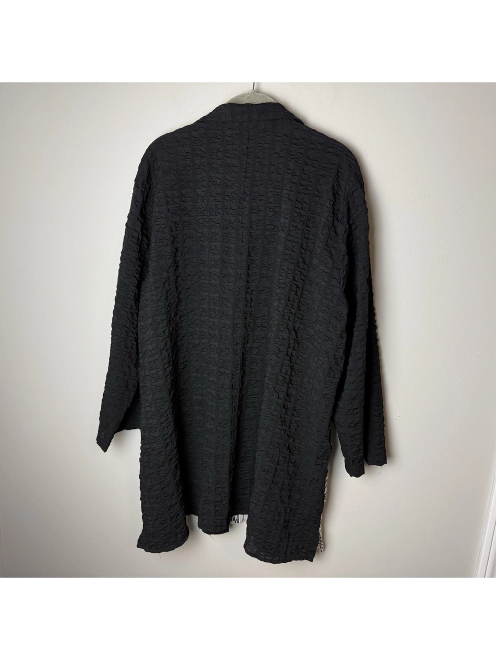 Black & White Patterned Button-Up Jacket - Picture 4 of 6